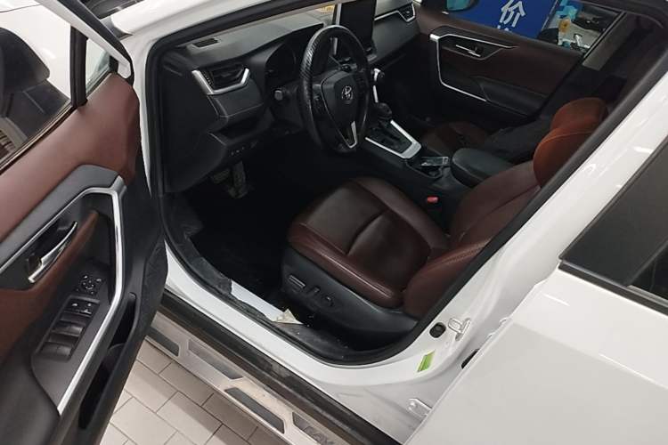 Used Toyota RAV4 2021 Dual-Engine 2.5L E-CVT Two-Wheel Drive Elite Edition Driver Seat