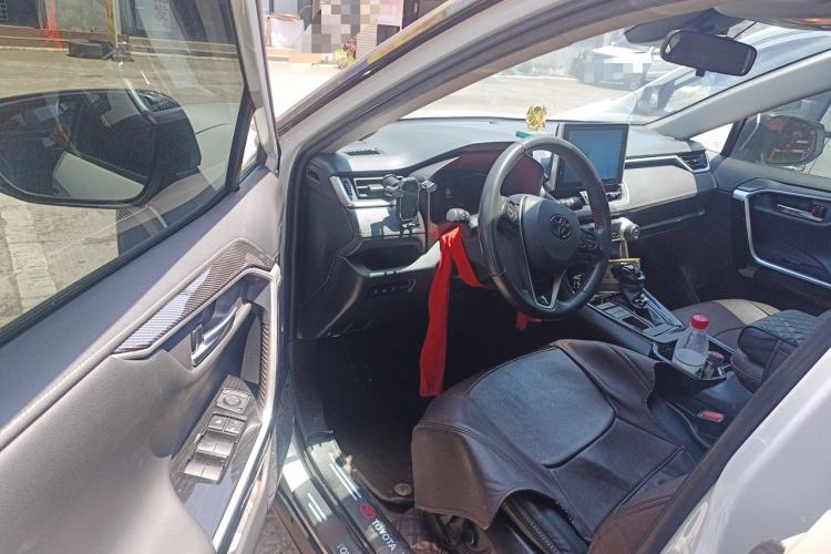 Used Toyota RAV4 2021 2.0L CVT 4x4 Style PLUS Edition Driver Seat
