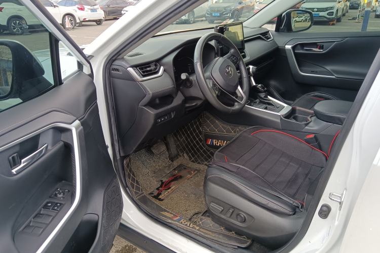 Used Toyota RAV4 2021 2.0L CVT 4x4 Style PLUS Edition Driver Seat