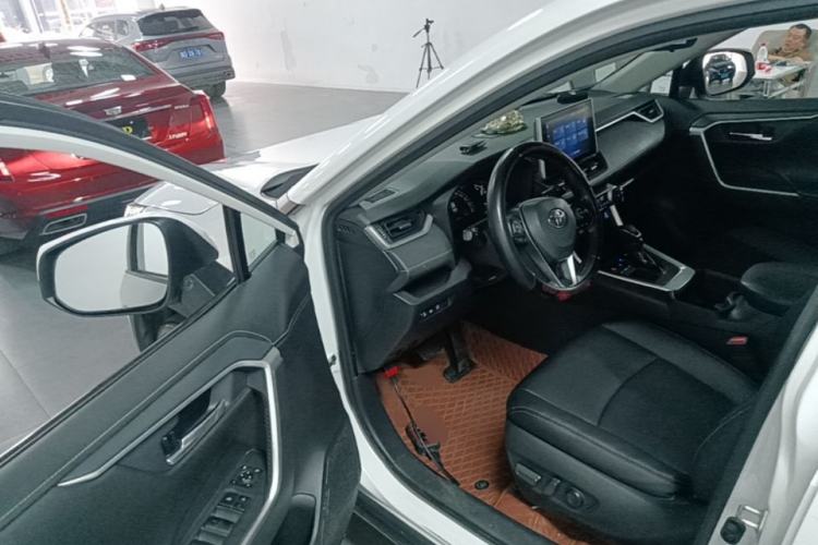 Used Toyota RAV4 2021 2.0L CVT Two-Wheel Drive Fashion PLUS Edition Driver Seat