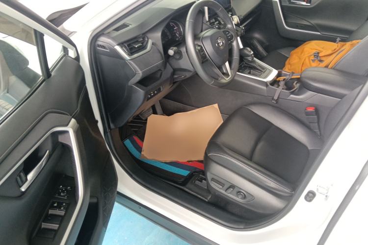 Used Toyota RAV4 2021 2.0L CVT Two-Wheel Drive Fashion PLUS Edition Driver Seat