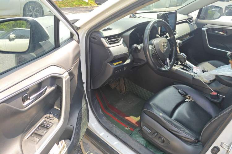 Used Toyota RAV4 2021 2.0L CVT Two-Wheel Drive Fashion PLUS Edition Driver Seat
