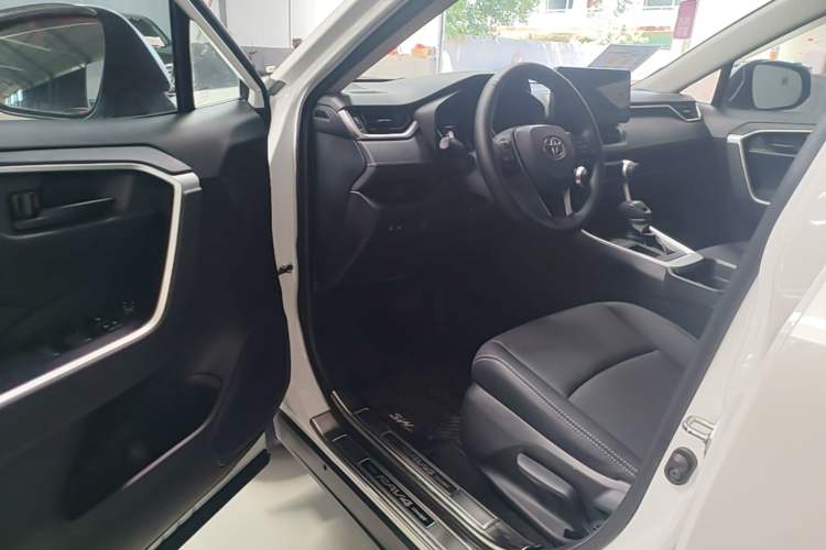 Used Toyota RAV4 2021 2.0L CVT Two-Wheel Drive Urban Edition Driver Seat