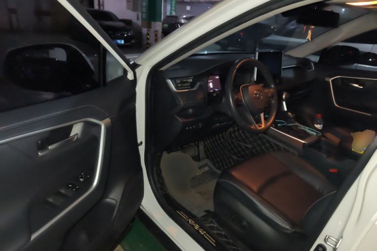 Used Toyota RAV4 2021 2.0L CVT Two-Wheel Drive Fashion PLUS Edition Driver Seat