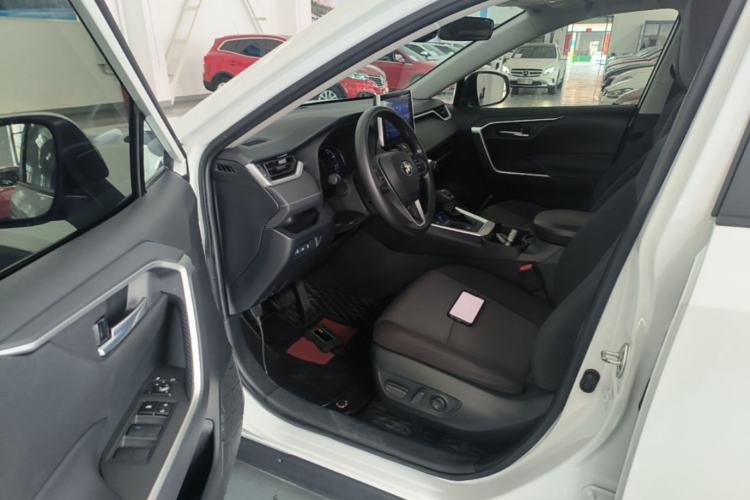 Used Toyota RAV4 2021 Revised Version Dual-Motor Hybrid 2.5L E-CVT Two-Wheel Drive Elite Edition Driver Seat