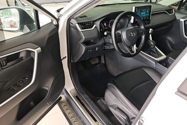 Used Toyota RAV4 2021 2.0L CVT Two-Wheel Drive Urban Edition Driver Seat