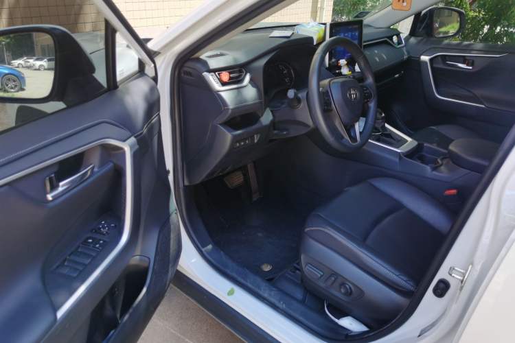 Used Toyota RAV4 2021 2.0L CVT Two-Wheel Drive Fashion PLUS Edition Driver Seat