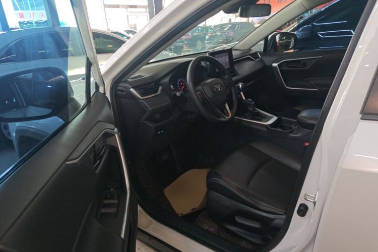 Used Toyota RAV4 2021 2.0L CVT Two-Wheel Drive Urban Edition Driver Seat