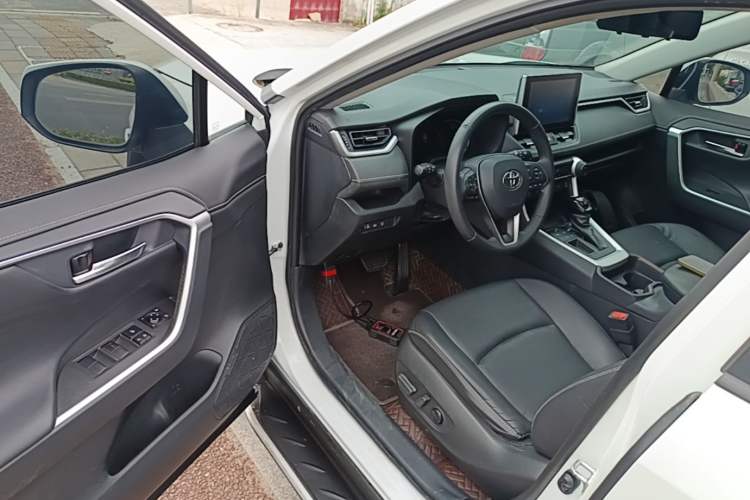 Used Toyota RAV4 2021 2.0L CVT Two-Wheel Drive Fashion PLUS Edition Driver Seat