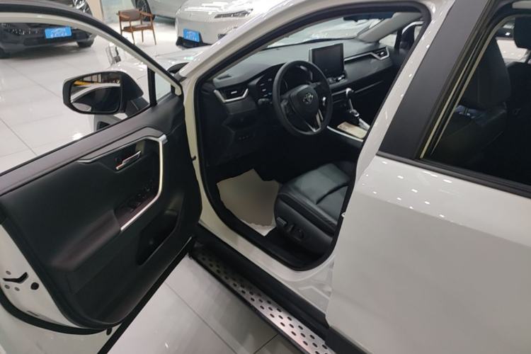 Used Toyota RAV4 2021 2.0L CVT Two-Wheel Drive Fashion PLUS Edition Driver Seat