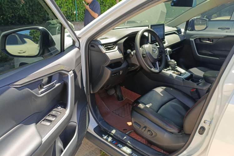 Used Toyota RAV4 2021 2.0L CVT Two-Wheel Drive Fashion Edition Driver Seat