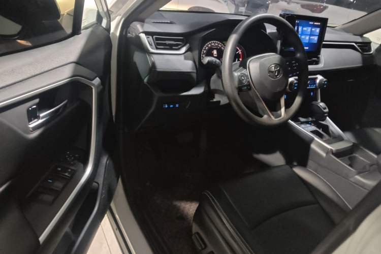 Used Toyota RAV4 2021 2.0L CVT Two-Wheel Drive Fashion Edition Driver Seat
