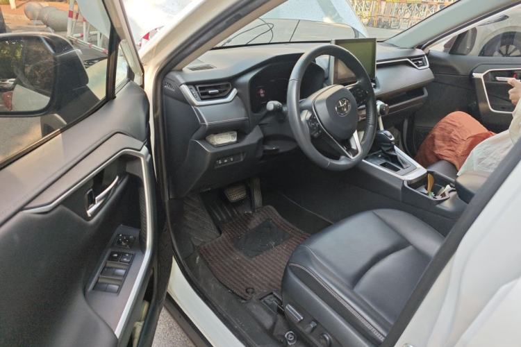 Used Toyota RAV4 2021 2.0L CVT Two-Wheel Drive Fashion Edition Driver Seat