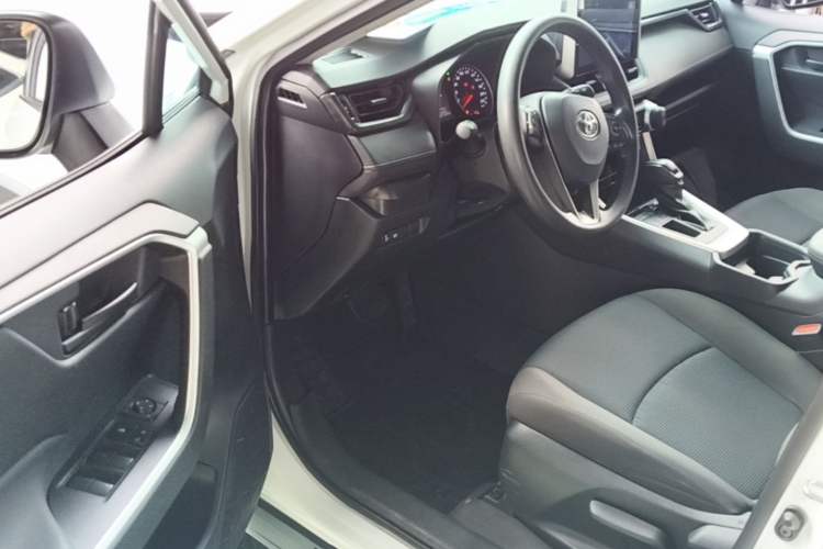 Used Toyota RAV4 2021 2.0L CVT Two-Wheel Drive Urban Edition Driver Seat