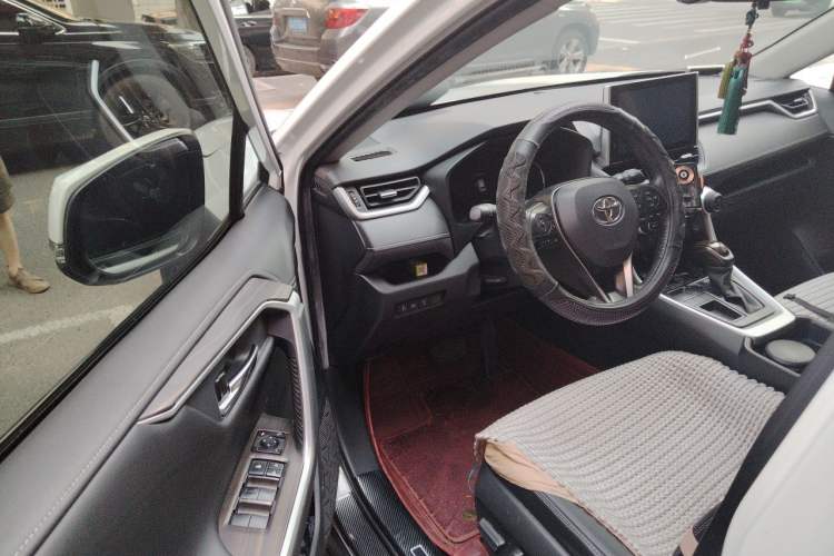 Used Toyota RAV4 2021 2.0L CVT Two-Wheel Drive Fashion PLUS Edition Driver Seat