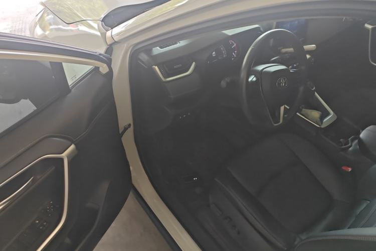 Used Toyota RAV4 2021 2.0L CVT Two-Wheel Drive Fashion PLUS Edition Driver Seat