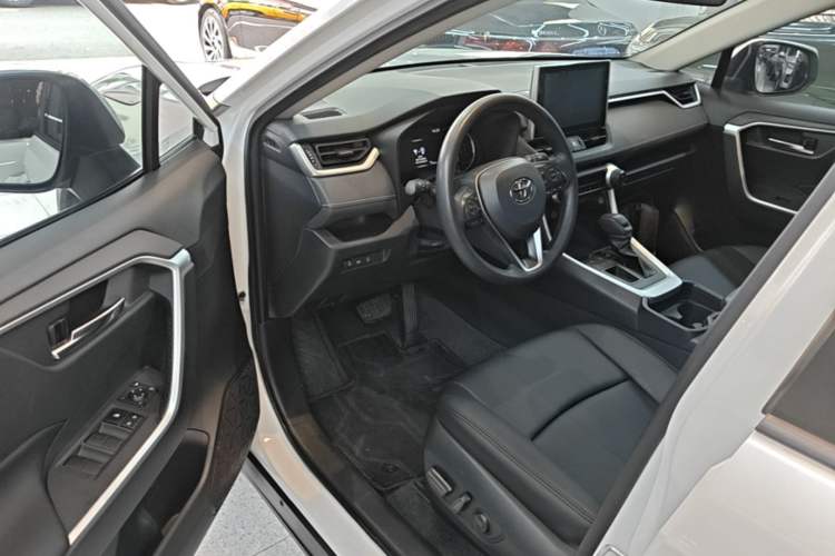 Used Toyota RAV4 2021 2.0L CVT Two-Wheel Drive Fashion Edition Driver Seat