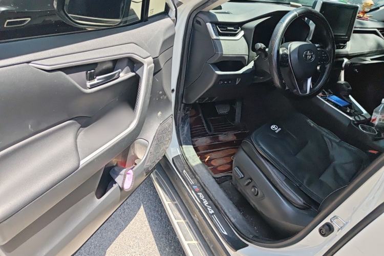 Used Toyota RAV4 2021 2.0L CVT Two-Wheel Drive Fashion Edition Driver Seat