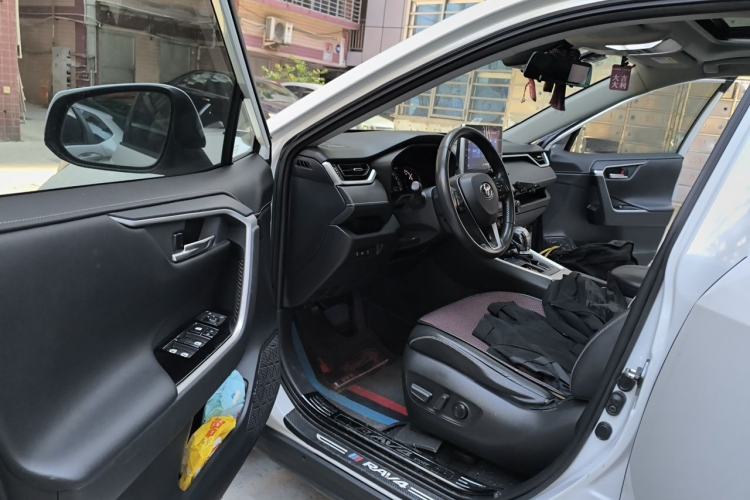 Used Toyota RAV4 2021 2.0L CVT Two-Wheel Drive Fashion PLUS Edition Driver Seat