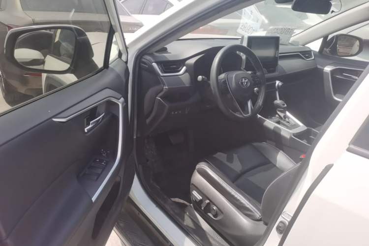 Used Toyota RAV4 2021 2.0L CVT Two-Wheel Drive Fashion PLUS Edition Driver Seat