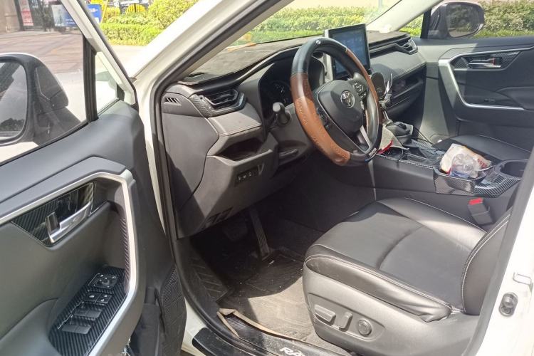 Used Toyota RAV4 2021 2.0L CVT Two-Wheel Drive Fashion Edition Driver Seat