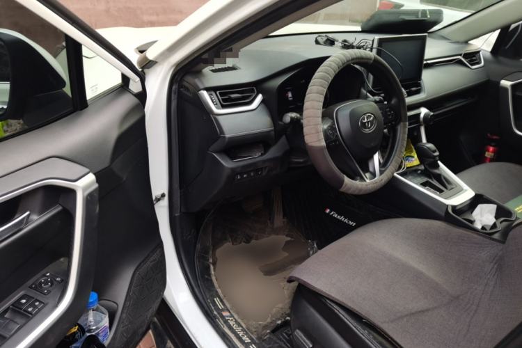 Used Toyota RAV4 2021 2.0L CVT Two-Wheel Drive Fashion Edition Driver Seat