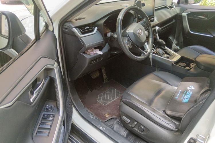 Used Toyota RAV4 2021 2.0L CVT Two-Wheel Drive Fashion PLUS Edition Driver Seat