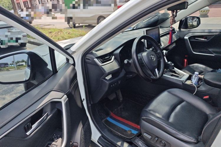 Used Toyota RAV4 2021 2.0L CVT Two-Wheel Drive Fashion PLUS Edition Driver Seat