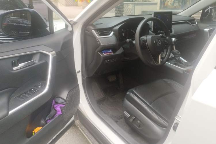 Used Toyota RAV4 2021 2.0L CVT Two-Wheel Drive Fashion Edition Driver Seat
