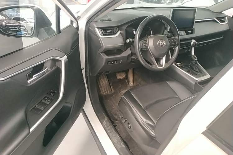 Used Toyota RAV4 2021 2.0L CVT Two-Wheel Drive Fashion PLUS Edition Driver Seat