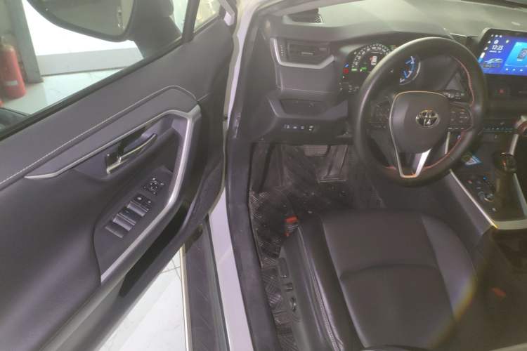 Used Toyota RAV4 2021 Dual-Engine 2.5L E-CVT Four-Wheel Drive Elite PLUS Edition Driver Seat