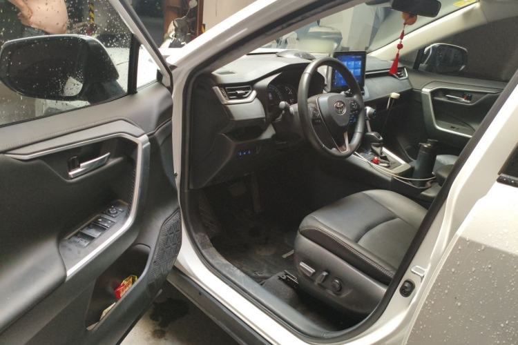 Used Toyota RAV4 2021 2.0L CVT Two-Wheel Drive Fashion PLUS Edition Driver Seat