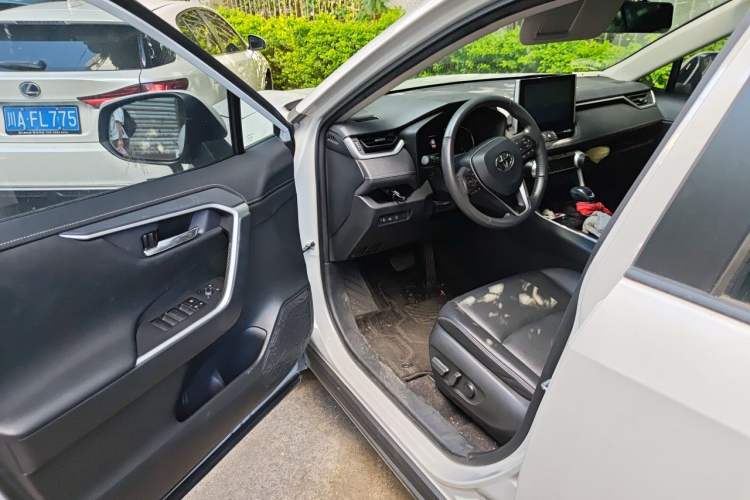 Used Toyota RAV4 2021 2.0L CVT Two-Wheel Drive Fashion PLUS Edition Driver Seat