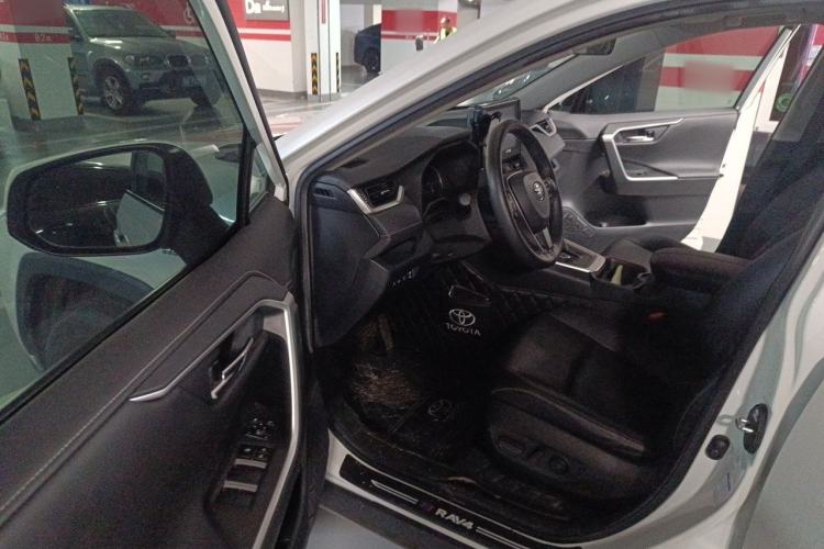 Used Toyota RAV4 2021 Dual-Engine 2.5L E-CVT Four-Wheel Drive Elite PLUS Edition Driver Seat