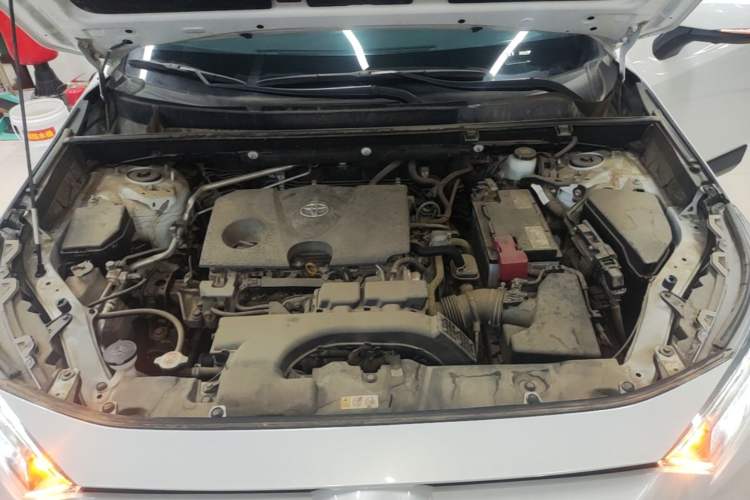 Used Toyota RAV4 2021 2.0L CVT Two-Wheel Drive Fashion PLUS Edition Engine Bay