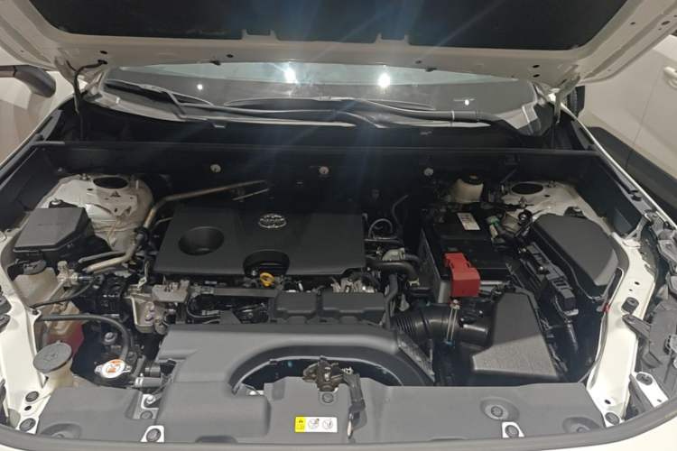Used Toyota RAV4 2021 2.0L CVT Two-Wheel Drive Fashion PLUS Edition Engine Bay