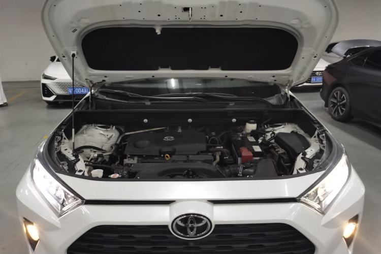 Used Toyota RAV4 2021 2.0L CVT Two-Wheel Drive Fashion Edition Engine Bay