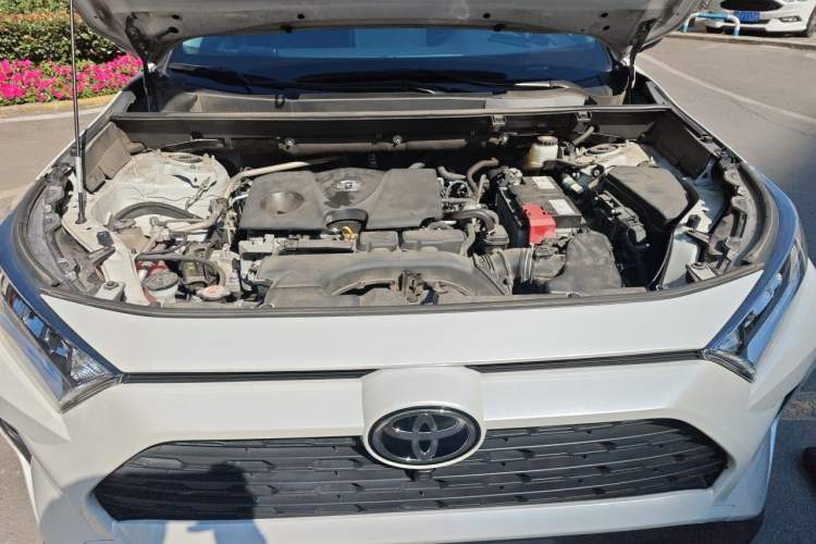 Used Toyota RAV4 2021 2.0L CVT Two-Wheel Drive Fashion Edition Engine Bay