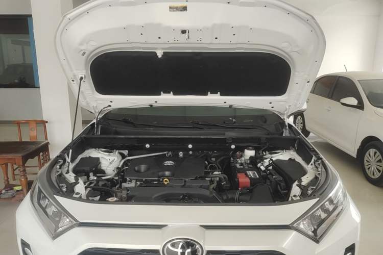 Used Toyota RAV4 2021 2.0L CVT Two-Wheel Drive Fashion PLUS Edition Engine Bay
