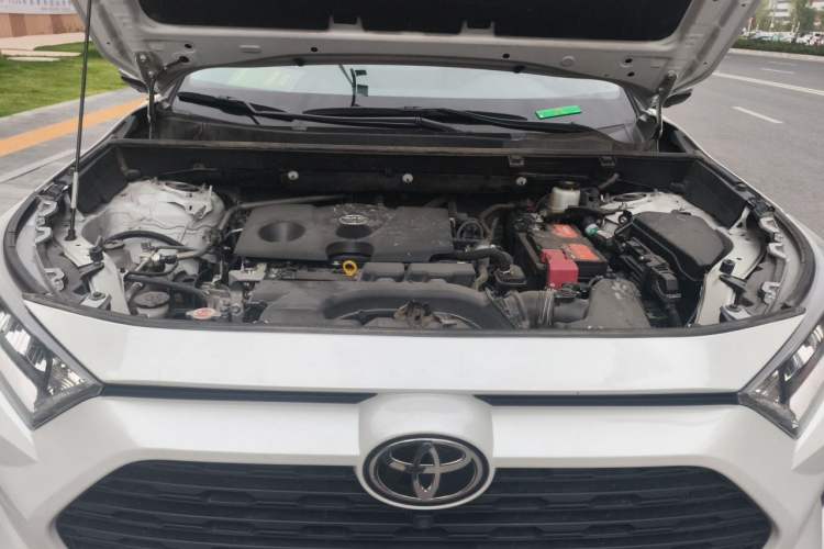 Used Toyota RAV4 2021 2.0L CVT Two-Wheel Drive Fashion Edition Engine Bay