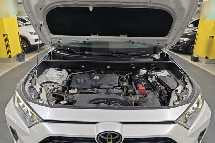 Used Toyota RAV4 2021 2.0L CVT Two-Wheel Drive Fashion Edition Engine Bay