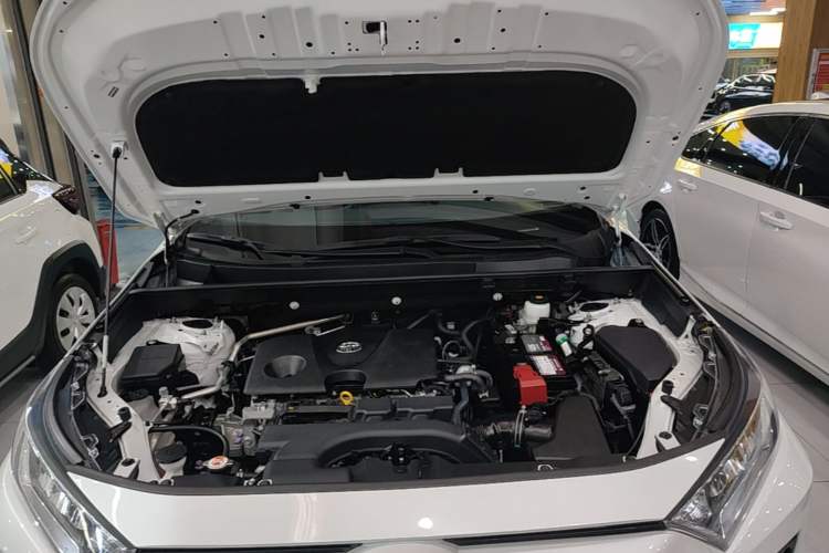 Used Toyota RAV4 2021 2.0L CVT Two-Wheel Drive Fashion PLUS Edition Engine Bay