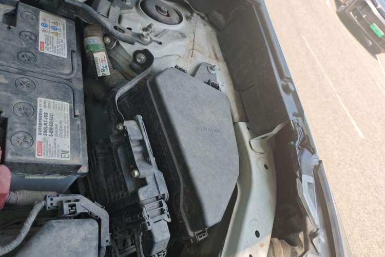 Used Toyota RAV4 2021 2.0L CVT Two-Wheel Drive Fashion PLUS Edition Engine Bay Left