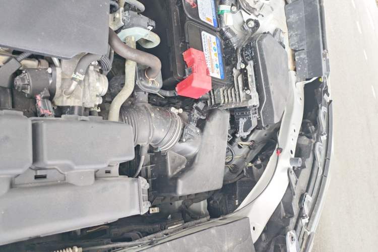 Used Toyota RAV4 2021 2.0L CVT Two-Wheel Drive Fashion Edition Engine Bay Left
