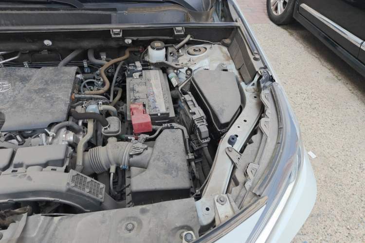 Used Toyota RAV4 2021 2.0L CVT Two-Wheel Drive Fashion Edition Engine Bay Left