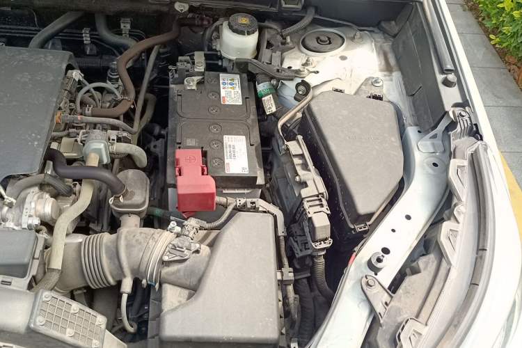 Used Toyota RAV4 2021 2.0L CVT Two-Wheel Drive Fashion Edition Engine Bay Left