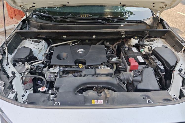 Used Toyota RAV4 2021 2.0L CVT Two-Wheel Drive Fashion Edition Engine Bay