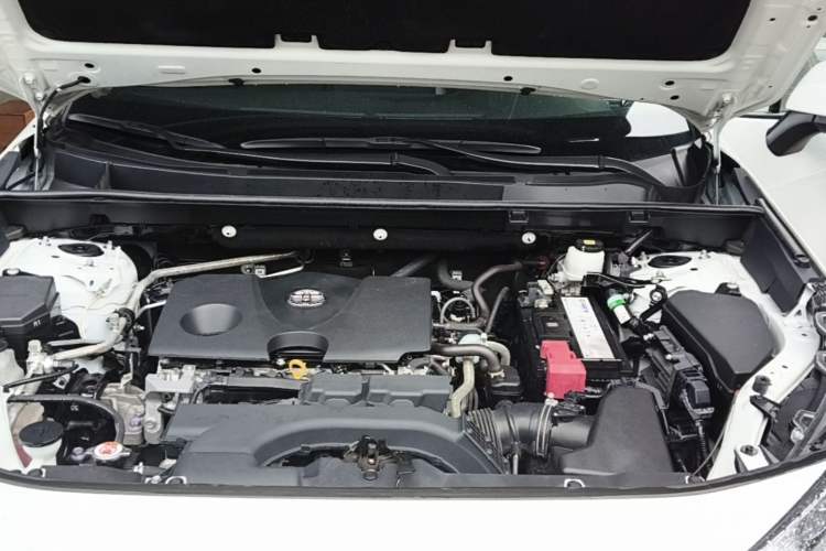 Used Toyota RAV4 2021 2.0L CVT Two-Wheel Drive Fashion PLUS Edition Engine Bay