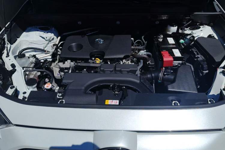Used Toyota RAV4 2021 2.0L CVT Two-Wheel Drive Fashion Edition Engine Bay