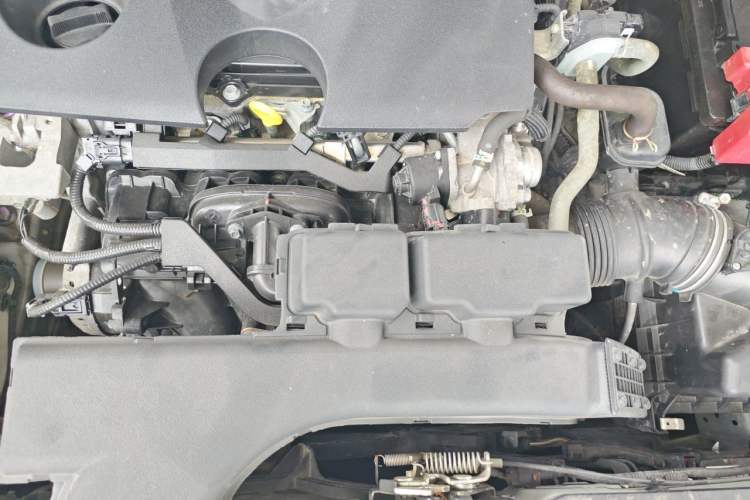 Used Toyota RAV4 2021 2.0L CVT Two-Wheel Drive Fashion Edition Engine Bay